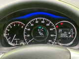 速度計や各種表示が運転席正面にまとまり、走行中も必要な情報を確認しやすい配置です。表示が見渡しやすく、運転に必要な情報をひと目で把握するのに役立ちます。
