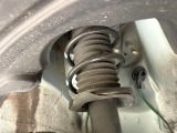 お車を安心してお乗りいただく為には、足回りの定期点検が欠かせません。サービスサポート(有償保証)では無料点検もご提供しており、安心のカーライフをお過ごしいただけるサポート体制が整っています。