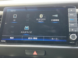 オーディオメニューから複数の音源や交通情報を選べる画面構成です。項目が一覧で表示され、目的に合わせて選びやすいため、普段使いにも便利に活用できます。