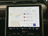 地図上で現在地や周辺のおすすめスポットを確認でき、目的地探しをサポートします。画面内の表示が見やすく、慣れない場所へのお出かけにも便利にお使いいただけます。