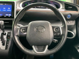 【純正革巻きステアリング】上質な革を使用することで、手にしっかり馴染みとても運転しやすいハンドルです♪