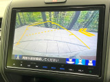 【バックカメラ】駐車時に後方がリアルタイム映像で確認できます。大型商業施設や立体駐車場での駐車時や、夜間のバック時に大活躍!運転スキルに関わらず、今や必須となった装備のひとつです!