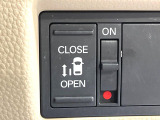【パワースライドドア】スマートキーや運転席のスイッチでスライドドアの開閉が可能♪電動だから力を入れてドアを開ける必要が無く、小さいお子様でも、重い荷物を持っている時もラクに開け閉めできます♪