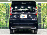 安心の最長10年・走行無制限保証(有償)をご用意。保証内容も充実はもちろん、無料点検&オイル交換や、年中無休の全国・24時間ロードサービスも付帯されておりますのでご安心下さい。