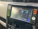 FM・AMやテレビ、CD、iPodなどの選択項目が画面に並び、使いたい音源を見つけやすい表示です。メニューから切り替えられ、日々の移動に活用できます。