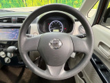インテリアに合わせたデザインのステアリングは、運転される方のことも考え、運転しやすい形状、大きさです。是非一度、実際に触ってお確かめください。