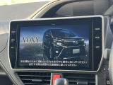 【10.5インチナビ】高級感とインパクトのある大画面ナビを装備。各種オーディオ操作はもちろん、スマホ連携もできる利便性の高いナビです♪