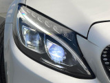 ●LEDヘッドライト:夜間走行時も良好な視界を確保し安心して運転できる高輝度LEDヘッドライトを装備!点灯速度が早く、消費電力も抑えられています。