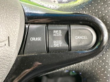 【クルーズコントロール】高速道路もラクラク走行。アクセルを離しても一定速度で走行ができ、長距離運転時の負担を軽減!加速・減速も簡単なスイッチ操作で調整できます。