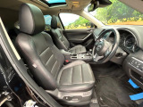 運転席シート廻りは使用感も少なく、良好な状態となっています。丁寧に使われていたことがよくわかりますね。
