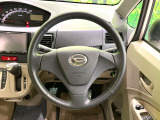 【純正革巻きステアリング】上質な革を使用することで、手にしっかり馴染みとても運転しやすいハンドルです♪