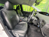 運転席まわりには十分なスペースがあり、大柄な方でもゆったり運転していただける環境です。