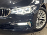 ●LEDヘッドライト:夜間走行時も良好な視界を確保し安心して運転できる高輝度LEDヘッドライトを装備!点灯速度が早く、消費電力も抑えられています。