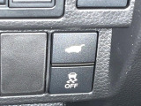 【パワーバックドア】スマートキーや運転席のボタンを押すだけでリアゲートが自動で開閉します!荷物を持っている時や、高い位置にあるバックドアを閉める際に便利な機能です♪