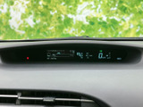 運転席正面に情報がまとまり、速度やシフト位置などをひと目で確認しやすいレイアウトです。必要な表示を運転中にも把握しやすく、日常の運転を支えてくれます。
