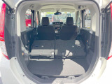 普段のお買い物や通勤、送迎等に十分な荷室スペースを確保しております。セカンドシートを倒すと、大きな荷物の積載も可能です♪