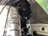 お車を安心してお乗りいただく為には、足回りの定期点検が欠かせません。サービスサポート(有償保証)では無料点検もご提供しており、安心のカーライフをお過ごしいただけるサポート体制が整っています。
