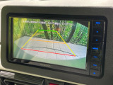【バックカメラ】駐車時に後方がリアルタイム映像で確認できます。大型商業施設や立体駐車場での駐車時や、夜間のバック時に大活躍!運転スキルに関わらず、今や必須となった装備のひとつです!