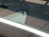 【スマートブレーキサポート】走行中に前方の車両等を認識し、衝突しそうな時は警報とブレーキで衝突回避と被害軽減をアシスト。より安全にドライブをお楽しみいただけます。