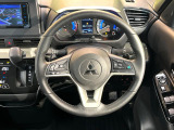 【純正革巻きステアリング】上質な革を使用することで、手にしっかり馴染みとても運転しやすいハンドルです♪
