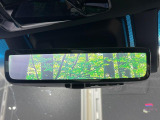 【デジタルインナーミラー】後席の大きな荷物や同乗者で後方が確認しづらい時でも安心!カメラが撮影した車両後方の映像をルームミラー内に表示。クリアな視界で状況の確認が可能です!
