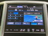 テレビ画面には放送内容が表示され、チャンネル一覧や音設定などの項目も確認できます。画面上の案内が見やすく、停車中の操作や視聴にも活用しやすい装備です。