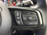 ●レーダークルーズコントロール:前の車との車間距離を一定にとりつつ、一定速度で自動走行してくれる次世代のクルーズコントロール!主に高速道路や自動車専用道路で使用する便利な機能です!