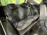床下収納式のサードシートです。座席部分をコンパクトに収納でき、広大な荷室スペースとしてお使いいただけます!乗車人数や荷物の量など利用シーンに合わせて3列目を有効活用でき、とっても便利♪