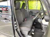 運転席シート廻りは使用感も少なく、良好な状態となっています。前オーナー様が丁寧に使っていたことがよくわかりますね。