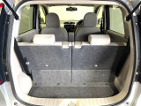 普段のお買い物や通勤、送迎等に十分な荷室スペースを確保しております。セカンドシートを倒すと、大きな荷物の積載も可能です♪