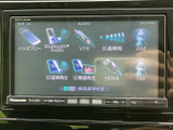 Bluetooth AudioやAM・FM、SD音楽再生など、複数の音源を選べるオーディオ画面です。普段の音楽鑑賞から交通情報の確認まで、用途に合わせて使い分けられます。