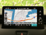 地図が画面いっぱいに表示され、道路や周辺の位置関係を確認しやすい構成です。現在地を示す印も見やすく、ルートを確認したい場面で活用できるナビ画面となっています。
