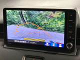 【バックカメラ】駐車時に後方がリアルタイム映像で確認できます。大型商業施設や立体駐車場での駐車時や、夜間のバック時に大活躍!運転スキルに関わらず、今や必須となった装備のひとつです!