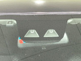 【スマートアシスト】走行中に前方の車両等を認識し、衝突しそうな時は警報とブレーキで衝突回避と被害軽減をアシスト。より安全にドライブをお楽しみいただけます。