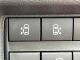 【パワースライドドア】スマートキーや運転席のスイッチでスライドドアの開閉が可能♪電動だから力を入れてドアを開ける必要が無く、小さいお子様でも、重い荷物を持っている時もラクに開け閉めできます♪