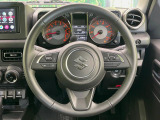 【ステアリングスイッチ】運転中、前方から目線をそらすことなく、オーディオ等の操作が可能な便利機能!安心&快適なドライブを演出してくれます♪