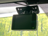 【ドライブレコーダー】ドライブレコーダー装備!走行中はもちろん、あおり運転や事故に遭遇した際、映像で記録し、万一のリスクに備えます。※記録用SDカードはお客様ご自身でご準備いただく必要があります。
