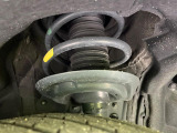 お車を安心してお乗りいただく為には、足回りの定期点検が欠かせません。サービスサポート(有償保証)では無料点検もご提供しており、安心のカーライフをお過ごしいただけるサポート体制が整っています。