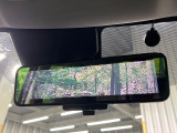 【インテリジェントルームミラー】後方カメラの映像をルームミラーに表示できる便利な装備!荷物や後席の乗員に視界を遮られにくく、後方確認も安心です♪