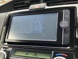 地図や各種メディアの操作をまとめて行えるセンターディスプレイ。画面とつまみが近く、必要な情報を確認しながら扱いやすい配置で、日常の操作にも便利です。