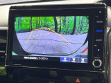 【バックカメラ】駐車時に後方がリアルタイム映像で確認できます。大型商業施設や立体駐車場での駐車時や、夜間のバック時に大活躍!運転スキルに関わらず、今や必須となった装備のひとつです!