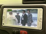 画面で映像を表示でき、停車中のひとときに視聴を楽しめます。時刻も確認しやすい位置に表示されており、車内で過ごす時間を便利にする装備です。