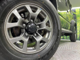 【純正15インチアルミホイール】外観にマッチした純正アルミホイールを装着しております。各種社外アルミホイールや、スタッドレスタイ
