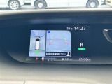 【 全方位カメラ 】上から見下ろしたように駐車が可能です。安心して縦列駐車も可能です。