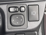 【ウィンカー付電動格納ミラー】付いているだけで高級感がUPするウィンカー内蔵サイドミラー。もちろん見た目だけでなく、対向車からの視認性の向上につながり、安全度もUPします。