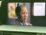 テレビ番組を画面に映し出せるため、停車中の待ち時間などに映像を楽しめます。画面が見やすく、車内で過ごすひとときをより充実させたい方にも、うれしい装備としてご活用いただけます。