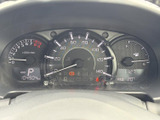 速度やエンジン回転数、燃料残量などをひと目で確認しやすい配置です。運転中に必要な情報をまとめて把握でき、走行前の確認や日々のドライブをサポートします。