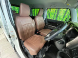 運転席シート廻りは使用感も少なく、良好な状態となっています。丁寧に使われていたことがよくわかりますね。
