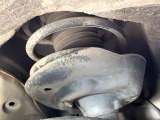 お車を安心してお乗りいただく為には、足回りの定期点検が欠かせません。サービスサポート(有償保証)では無料点検もご提供しており、安心のカーライフをお過ごしいただけるサポート体制が整っています。
