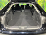 【パワーバックドア】スマートキーや運転席のボタンを押すだけでリアゲートが自動で開閉します!荷物を持っている時や、高い位置にあるバックドアを閉める際に便利な機能です♪